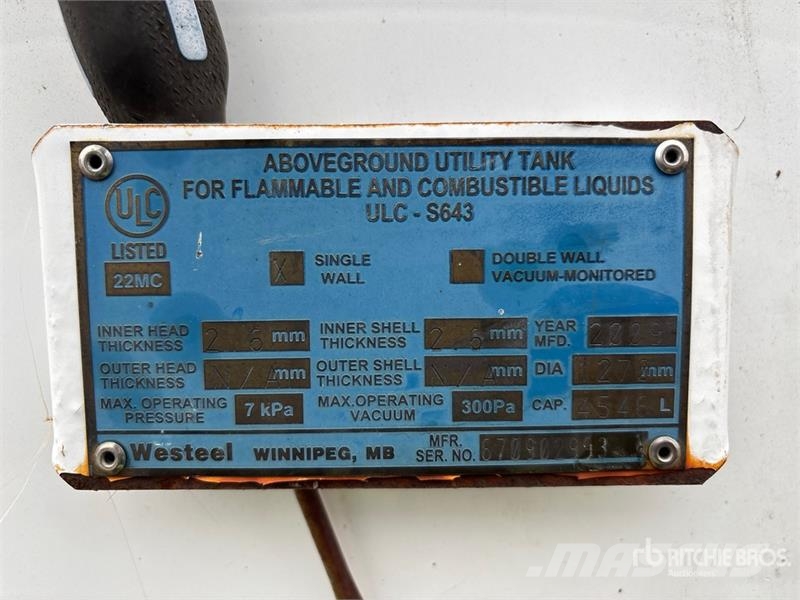 Westeel 4546 L Skid Mounted Steel Diesel Fuel Tank Fuel and additive tanks