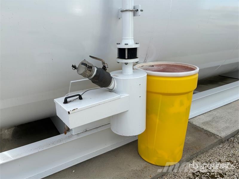 Westeel 49775 L Skid Mounted Steel Diesel Fuel Tan Üzemanyag- és adaléktartályok