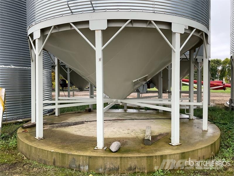 Westeel +/- 5500 bu 8 Ring Hopper Grain Bin Crop processing and storage units/machines - Others