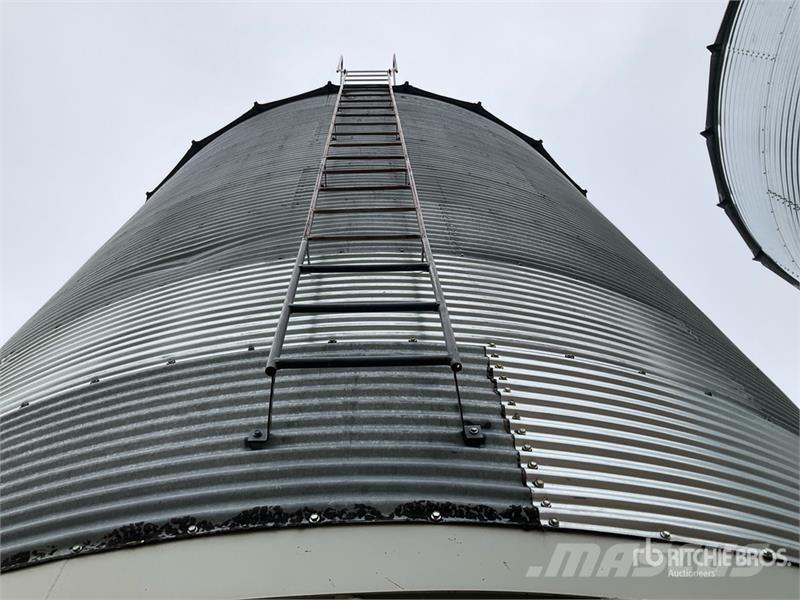 Westeel +/- 5500 bu 8 Ring Hopper Grain Bin Crop processing and storage units/machines - Others