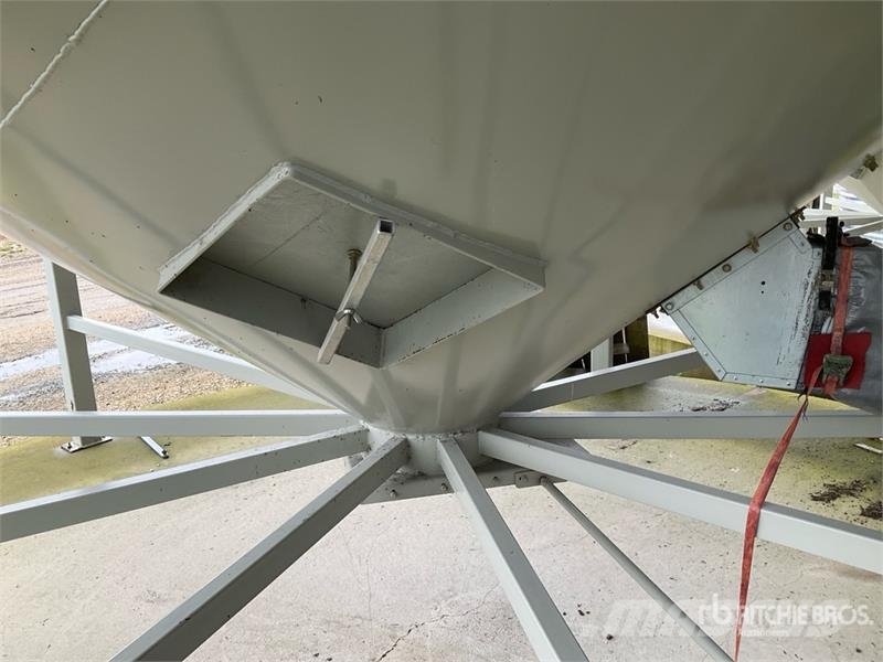  Westeel +/- 5500 bu 8 Ring Hopper Grain Bin Macchine/unitá di lavorazione e stoccaggio/altri