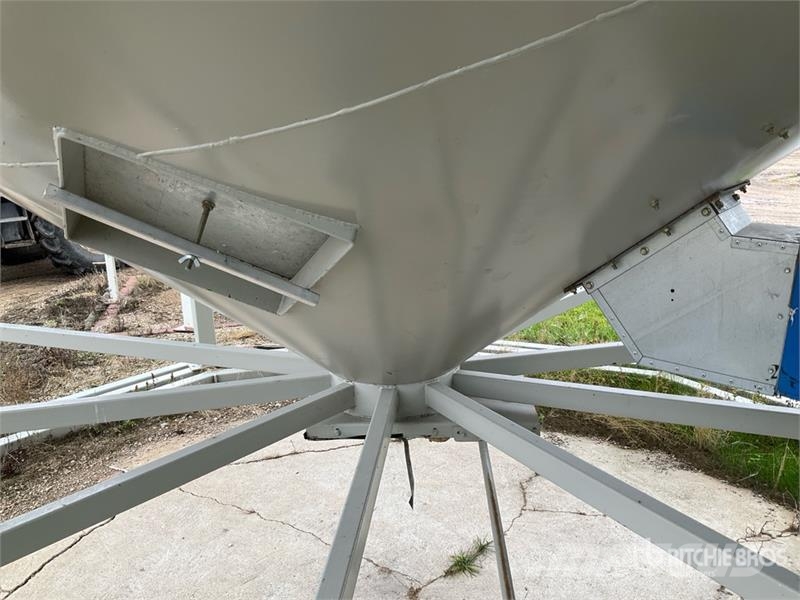 Westeel +/- 5500 bu 8 Ring Hopper Grain Bin Crop processing and storage units/machines - Others