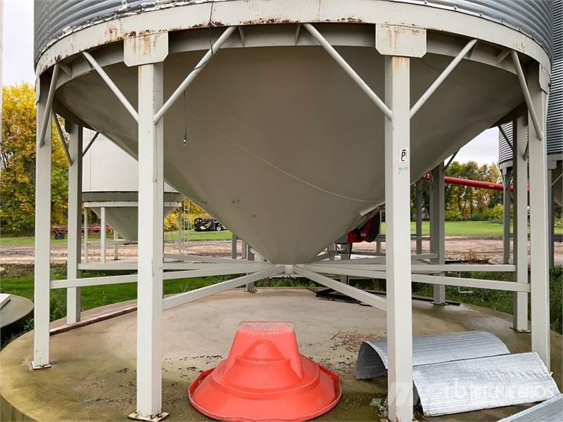 Westeel +/- 5500 bu 8 Ring Hopper Grain Bin Crop processing and storage units/machines - Others