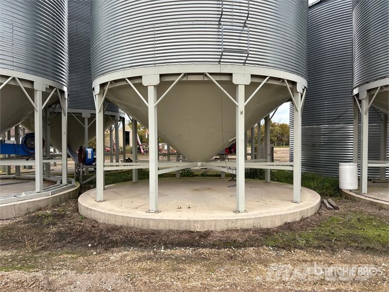 Westeel +/- 5500 bu 8 Ring Hopper Grain Bin Stockage, conditionnement - Autres