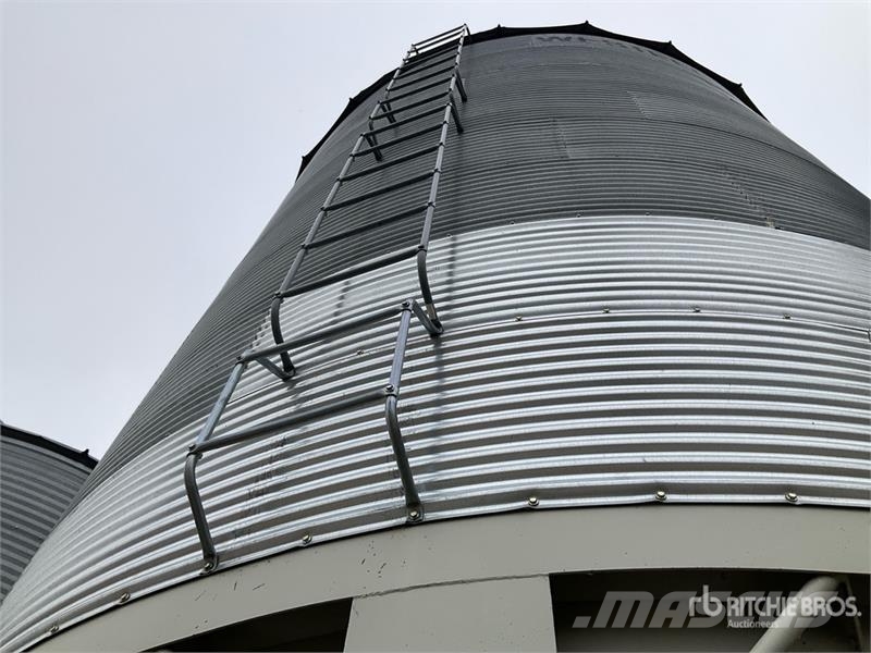 Westeel +/- 5500 bu 8 Ring Hopper Grain Bin Crop processing and storage units/machines - Others