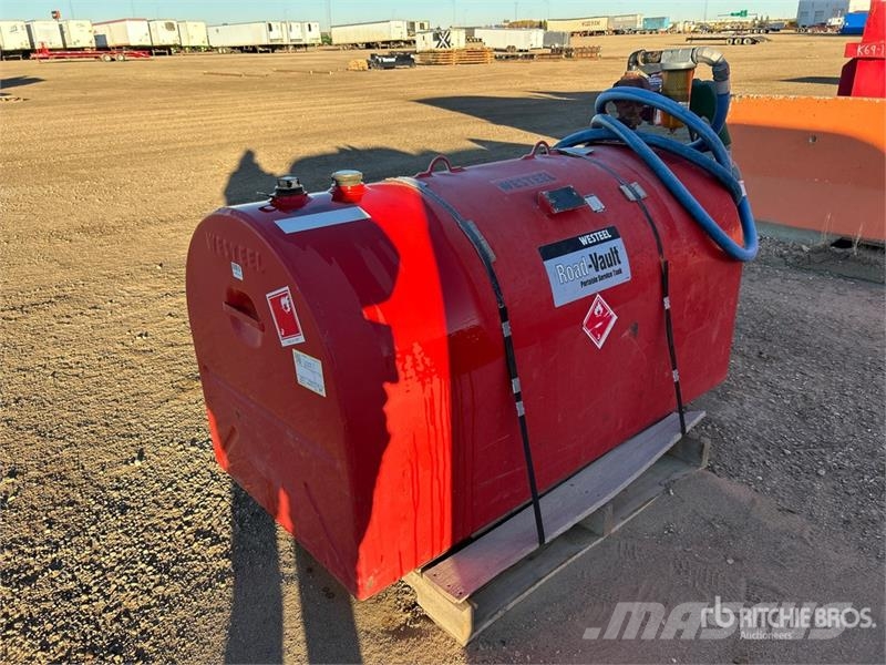  Westeel 750 L Steel Tank صهاريج الوقود والصهاريج الإضافية