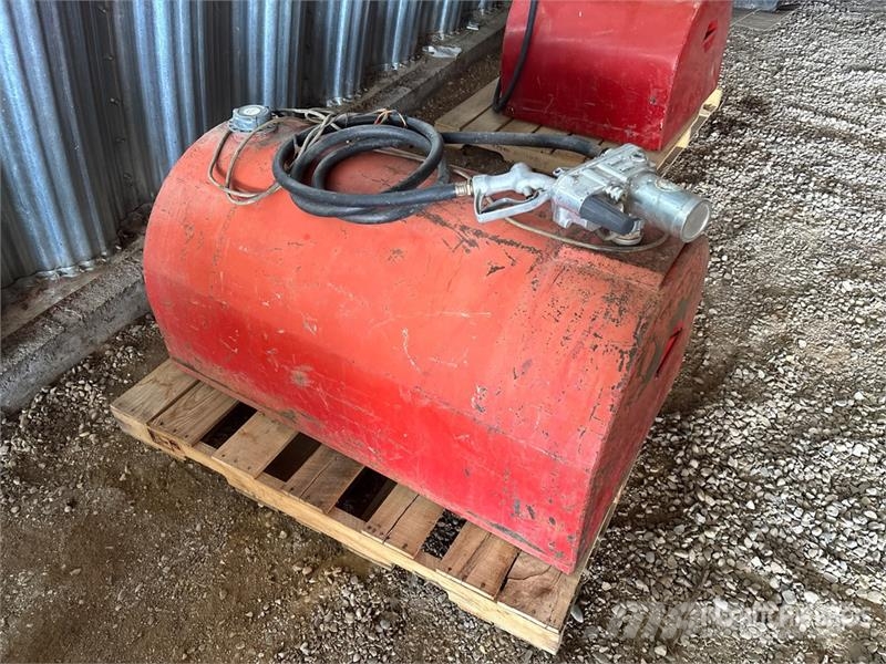 Westeel-Rosco 120 gal Fuel Tank Serbatoi per carburante e additivi