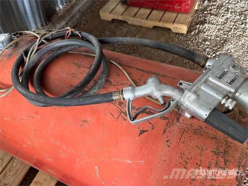 Westeel-Rosco 120 gal Fuel Tank Serbatoi per carburante e additivi