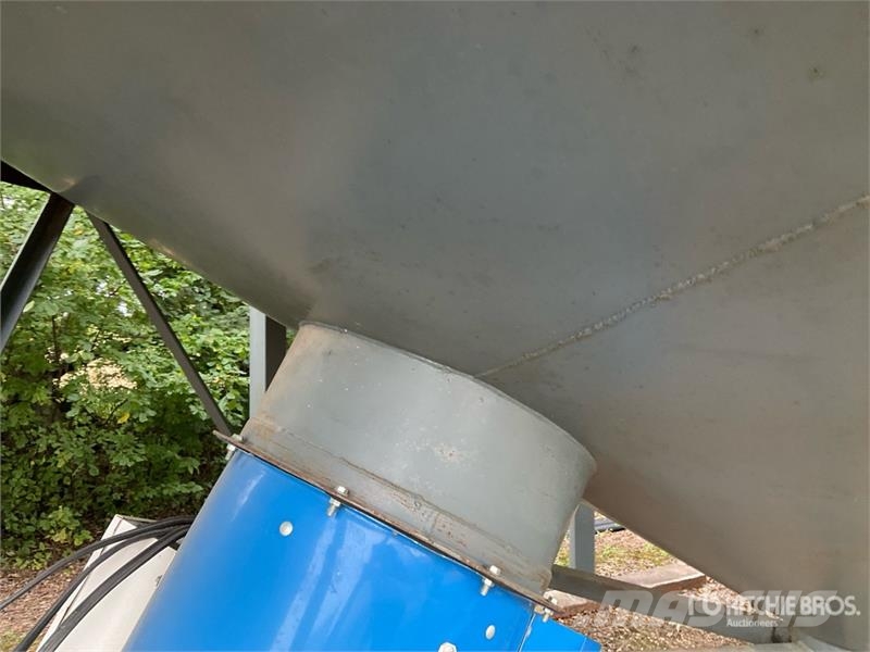 Westeel-Rosco 145 +/- 1650 bu 5 Ring Hopper Grain Macchine/unitá di lavorazione e stoccaggio/altri
