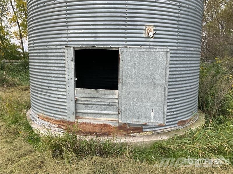  Westeel-Rosco +/- 1650 bu Grain Bin وحدات / آلات معالجة المحاصيل وتخزينها - أخرى