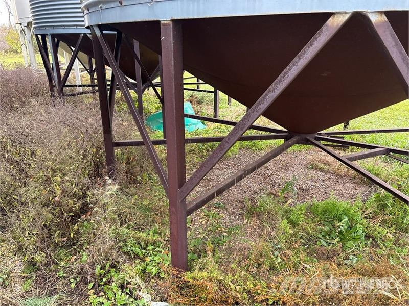 Westeel-Rosco +/- 1800 bu 5 Ring Hopper Grain Bin Saagi töötlemise ja ladustamise seadmed - Muud