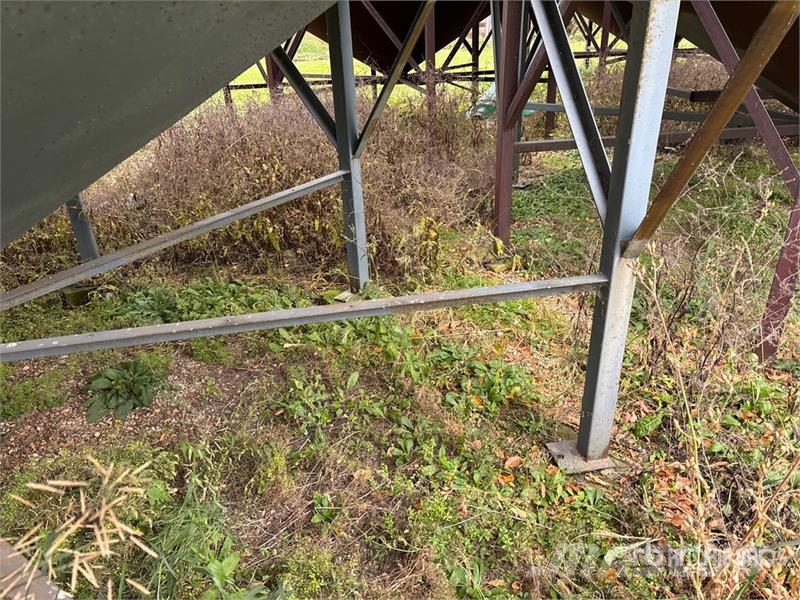  Westeel-Rosco +/- 1800 bu 5 Ring Hopper Grain Bin Saagi töötlemise ja ladustamise seadmed - Muud