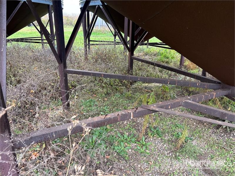 Westeel-Rosco +/- 1800 bu 5 Ring Hopper Grain Bin Saagi töötlemise ja ladustamise seadmed - Muud
