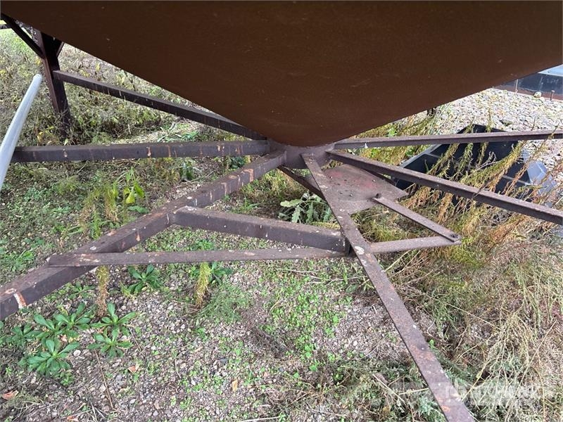 Westeel-Rosco +/- 1800 bu 5 Ring Hopper Grain Bin Saagi töötlemise ja ladustamise seadmed - Muud