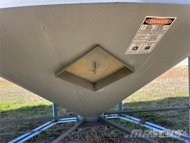 Westeel-Rosco +/- 2000 bu 6 Ring Hopper Grain Bin Crop processing and storage units/machines - Others