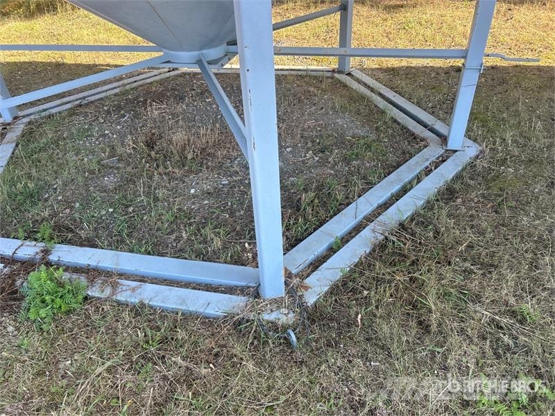 Westeel-Rosco +/- 2000 bu 6 Ring Hopper Grain Bin Crop processing and storage units/machines - Others