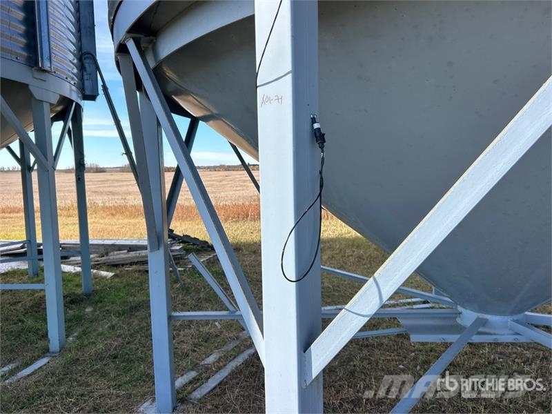 Westeel- Rosco +/- 2000 bu 6 Ring Hopper Grain Bin Crop processing and storage units/machines - Others