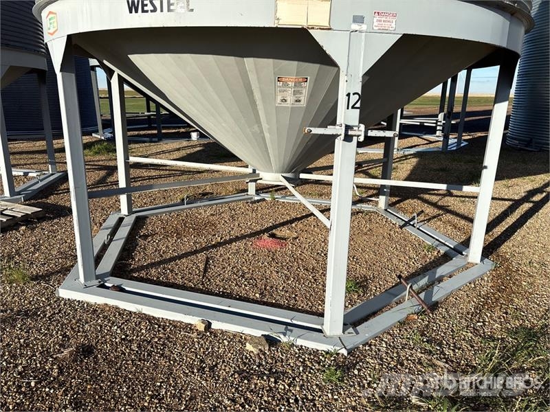  Westeel-Rosco +/- 2000 bu 4 Ring Hopper Grain Bin وحدات / آلات معالجة المحاصيل وتخزينها - أخرى