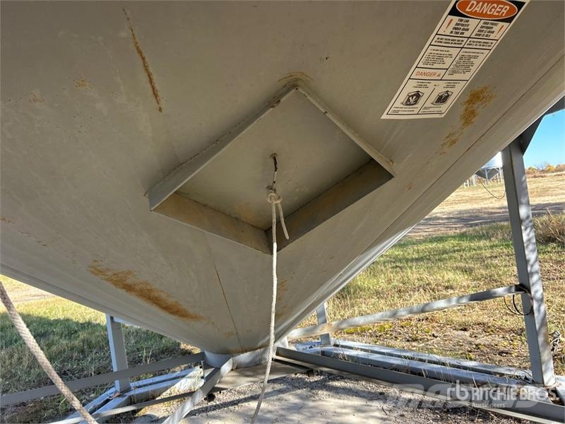  Westeel- Rosco +/- 2000 bu 6 Ring Hopper Grain Bin Crop processing and storage units/machines - Others