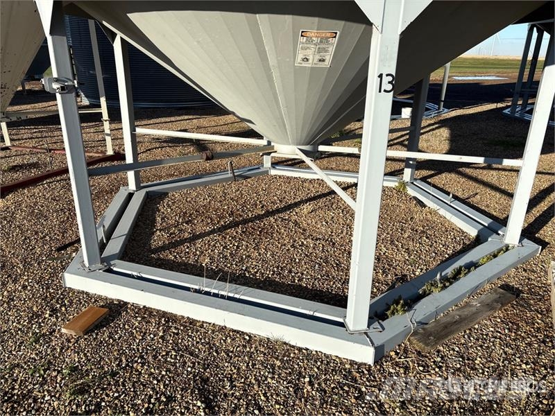  Westeel-Rosco +/- 2000 bu 5 Ring Hopper Grain Bin وحدات / آلات معالجة المحاصيل وتخزينها - أخرى
