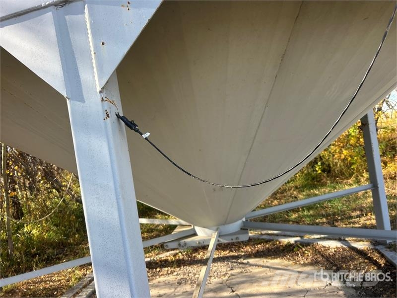  Westeel-Rosco +/- 2000 bu 6 Ring Hopper Grain Bin Crop processing and storage units/machines - Others