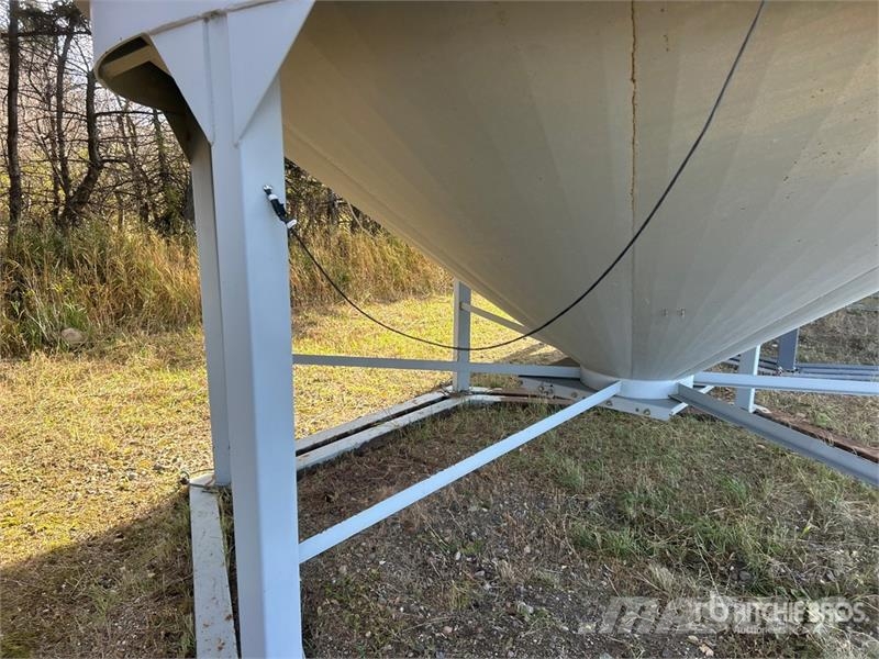 Westeel-Rosco +/- 2000 bu 6 Ring Hopper Grain Bin Crop processing and storage units/machines - Others