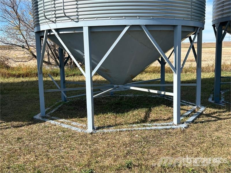  Westeel- Rosco +/- 2000 bu 6 Ring Hopper Grain Bin Crop processing and storage units/machines - Others