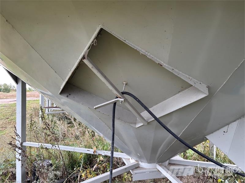 Westeel-Rosco +/- 2350 bu 7 Ring Hopper Grain Bin وحدات / آلات معالجة المحاصيل وتخزينها - أخرى