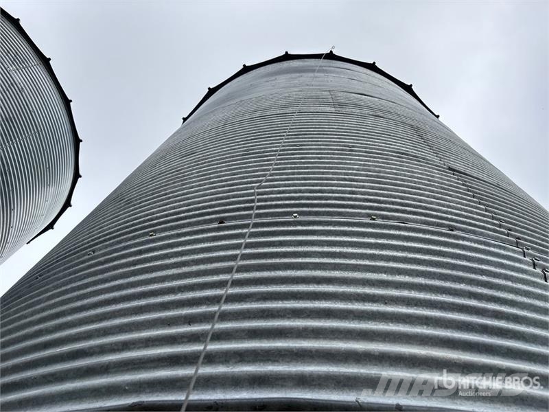  Westeel-Rosco +/- 2350 bu 7 Ring Hopper Grain Bin وحدات / آلات معالجة المحاصيل وتخزينها - أخرى