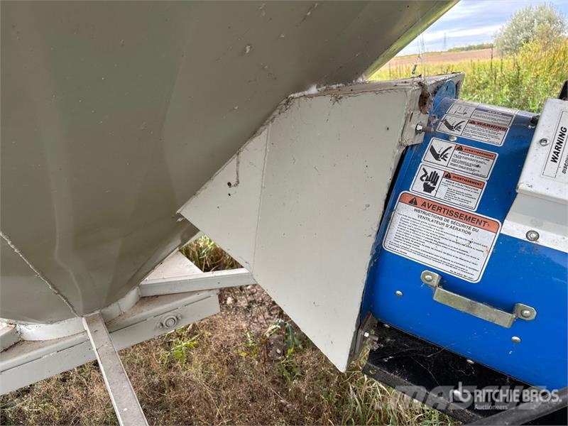  Westeel-Rosco +/- 2350 bu 7 Ring Hopper Grain Bin وحدات / آلات معالجة المحاصيل وتخزينها - أخرى