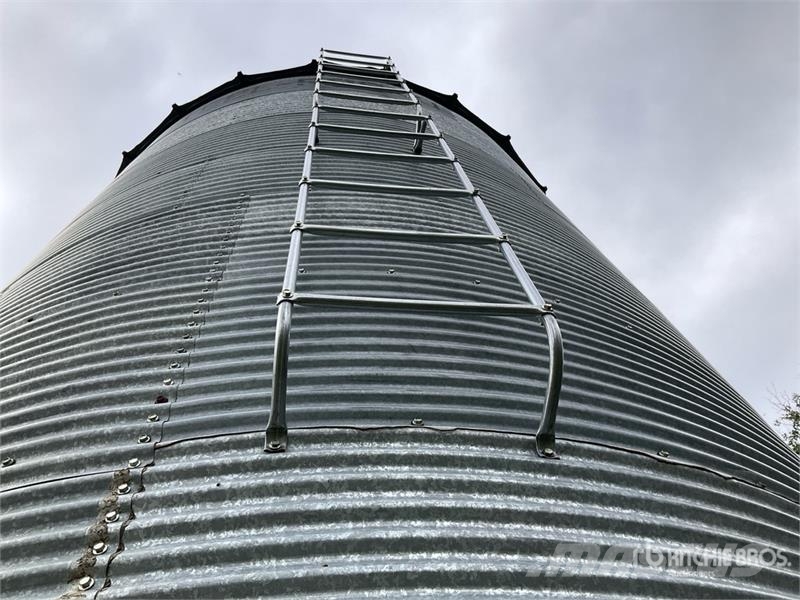  Westeel-Rosco +/- 2500 bu Hopper Grain Bin وحدات / آلات معالجة المحاصيل وتخزينها - أخرى