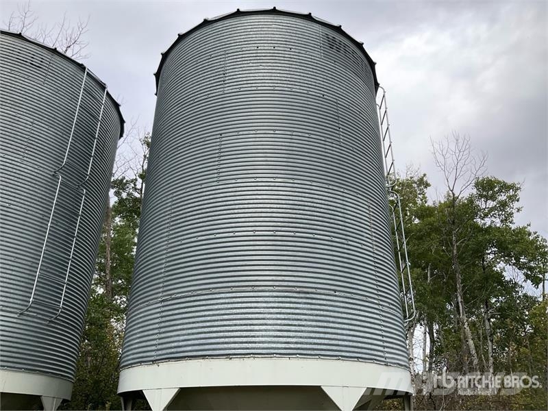  Westeel-Rosco +/- 2500 bu Hopper Grain Bin وحدات / آلات معالجة المحاصيل وتخزينها - أخرى