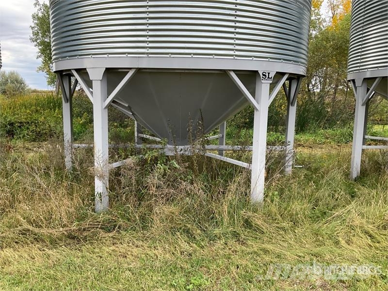  Westeel-Rosco +/- 2500 bu 7 Ring Hopper Grain Bin وحدات / آلات معالجة المحاصيل وتخزينها - أخرى