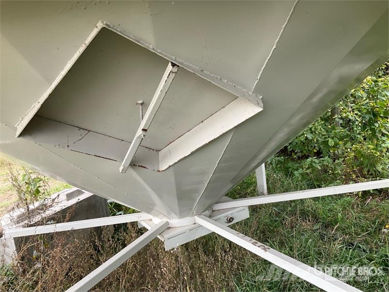 Westeel-Rosco +/- 2500 bu Hopper Grain Bin Strojevi za preradu i skadištenje žetva - Ostalo