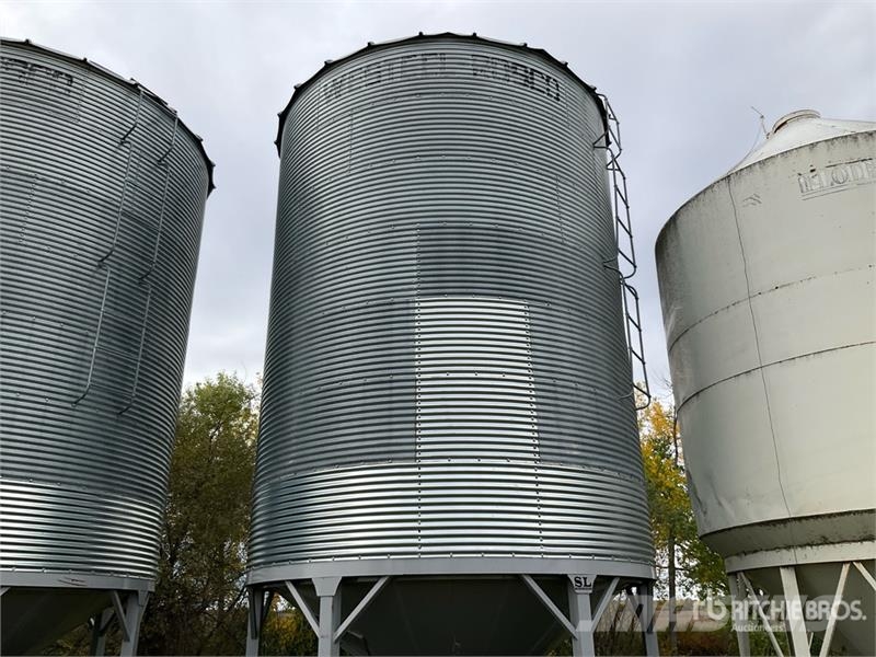 Westeel-Rosco +/- 2500 bu Hopper Grain Bin 农作物机械加工存储设备 - 其他