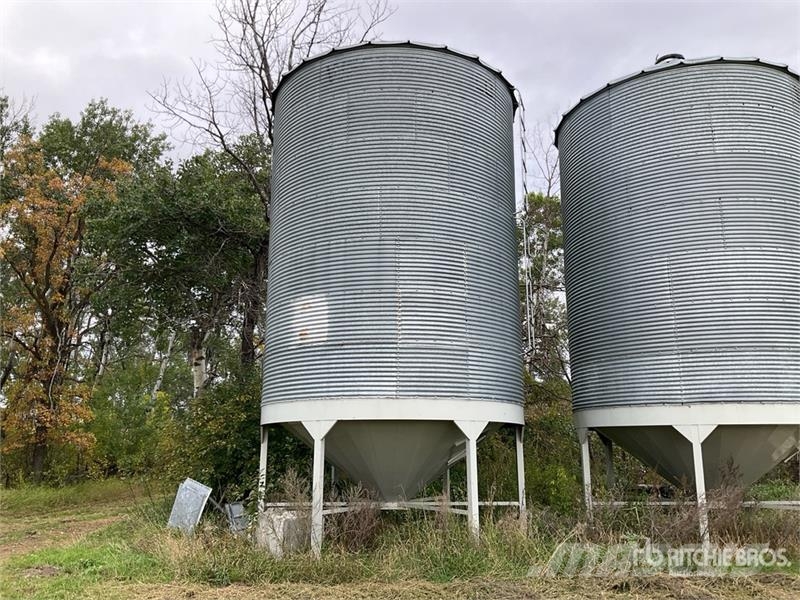Westeel-Rosco +/- 2500 bu Hopper Grain Bin 农作物机械加工存储设备 - 其他