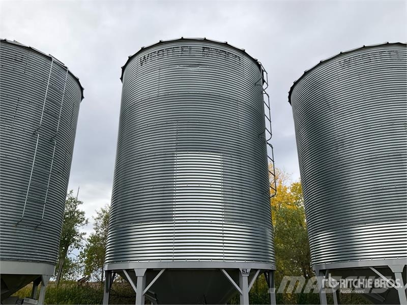  Westeel-Rosco +/- 2500 bu 7 Ring Hopper Grain Bin وحدات / آلات معالجة المحاصيل وتخزينها - أخرى
