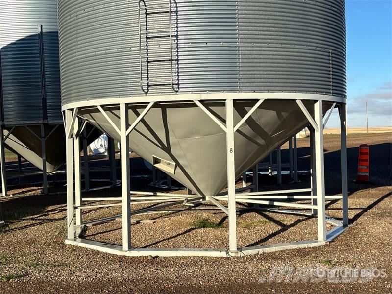  Westeel-Rosco +/- 3700 bu 5 Ring Hopper Grain Bin وحدات / آلات معالجة المحاصيل وتخزينها - أخرى