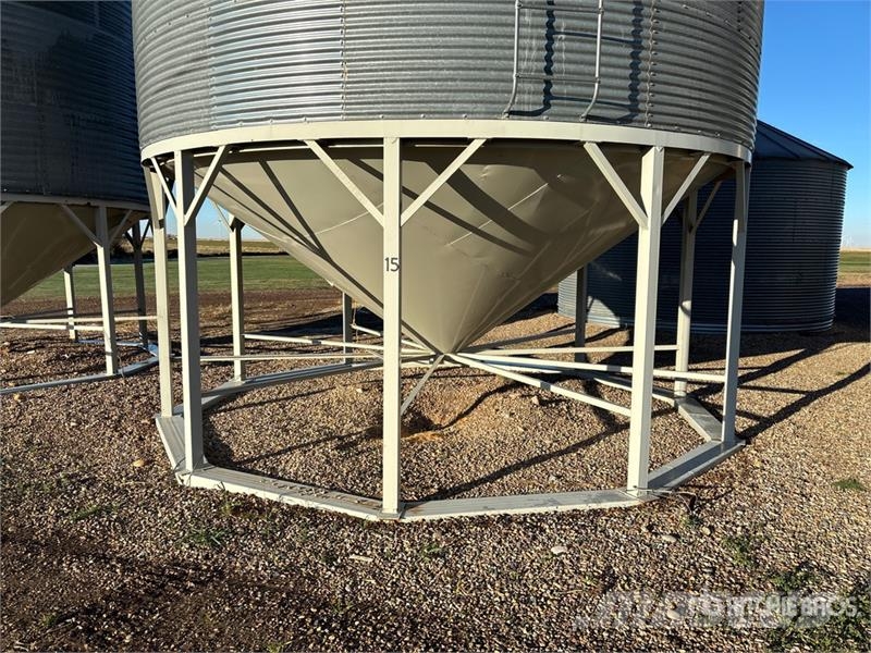  Westeel-Rosco +/- 3700 bu 5 Ring Hopper Grain Bin وحدات / آلات معالجة المحاصيل وتخزينها - أخرى