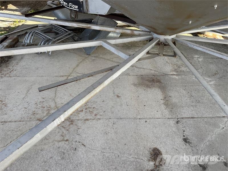  Westeel-Rosco +/- 3700 bu 5 Ring Hopper Grain Bin Агрегати/машини за обработка и съхранение на зърно - Други