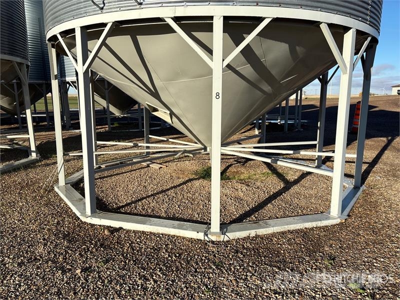  Westeel-Rosco +/- 3700 bu 5 Ring Hopper Grain Bin وحدات / آلات معالجة المحاصيل وتخزينها - أخرى