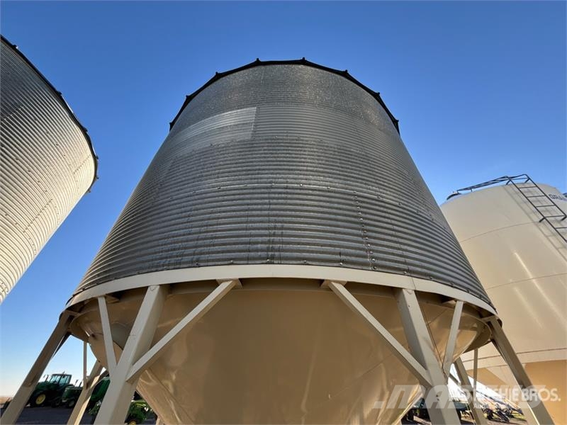  Westeel-Rosco +/- 3700 bu 5 Ring Hopper Grain Bin وحدات / آلات معالجة المحاصيل وتخزينها - أخرى