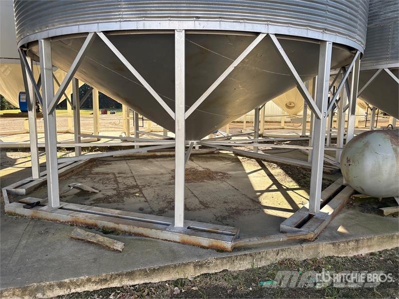 Westeel-Rosco +/- 3700 bu 5 Ring Hopper Grain Bin Naprave za predelavo in shranjevanje žetve - Ostalo