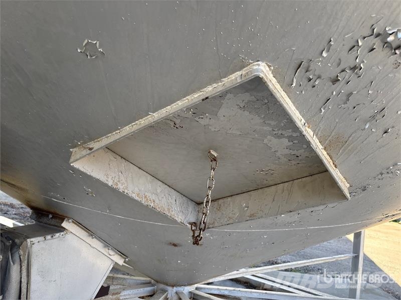  Westeel-Rosco +/- 3700 bu 5 Ring Hopper Grain Bin Агрегати/машини за обработка и съхранение на зърно - Други