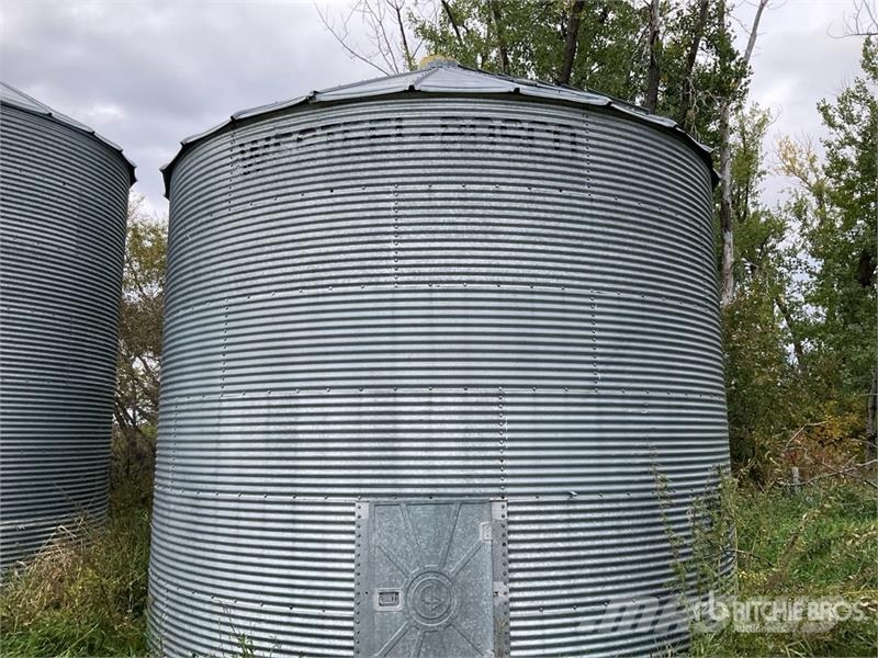  Westeel-Rosco +/- 4000 bu 6 Ring Grain Bin وحدات / آلات معالجة المحاصيل وتخزينها - أخرى