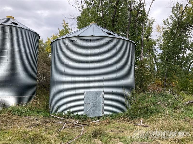  Westeel-Rosco +/- 4000 bu 6 Ring Grain Bin وحدات / آلات معالجة المحاصيل وتخزينها - أخرى