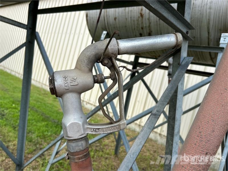 Westeel Rosco 600 gal Skid Mounted Steel Fuel Tank Depósitos de combustible y aditivos