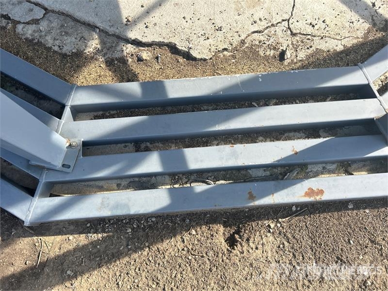  Westeel Rosco +/- 6000 bu 8 Ring Grain Bin Saagi töötlemise ja ladustamise seadmed - Muud