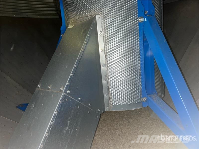 Westeel Rosco +/- 6000 bu 8 Ring Grain Bin Saagi töötlemise ja ladustamise seadmed - Muud