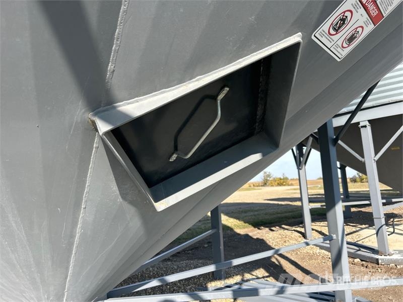Westeel Rosco +/- 6000 bu 8 Ring Grain Bin Strojevi za preradu i skadištenje žetva - Ostalo